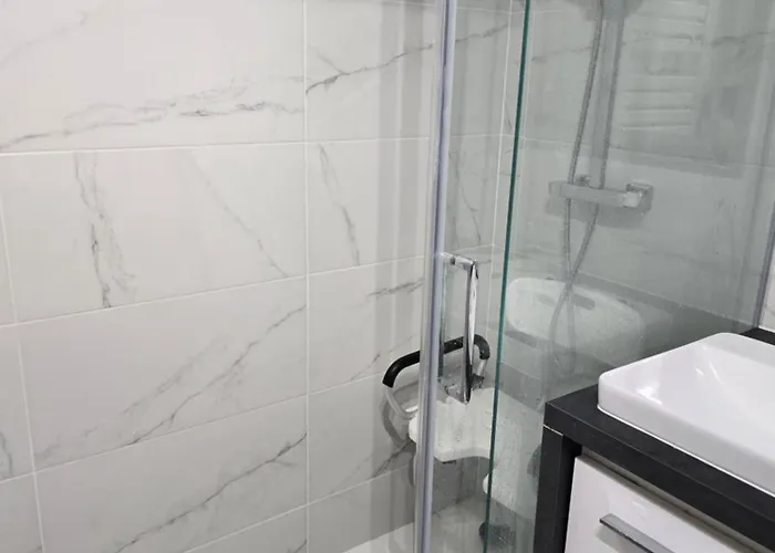 - Paris - Salons & Missions Pro * Монруж